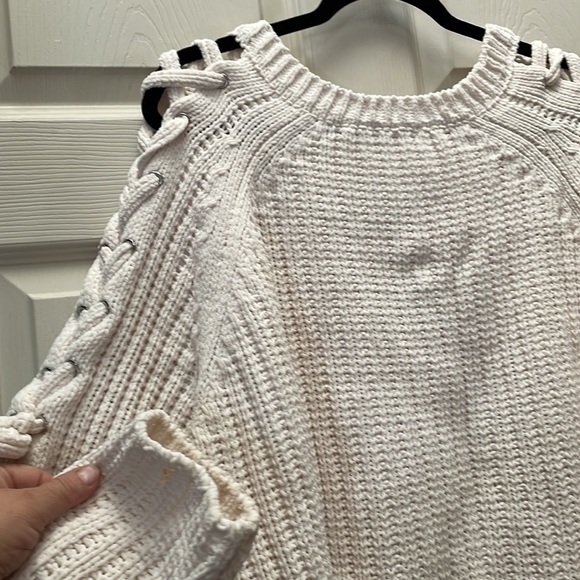 NWOT ⭐️TEDDY BEAR SOFT!!⭐️ VENUS THICK Beige Sweater with Lace-Ip Sleeves, 2x - Picture 6 of 9